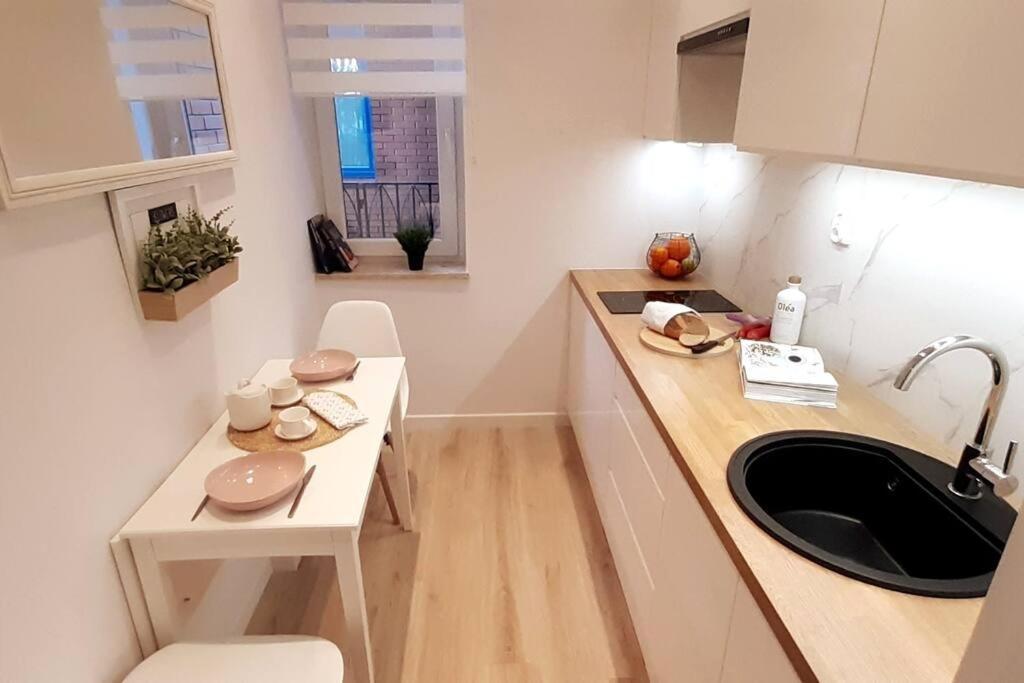 Rondo Onz Metro, Krochmalna 32A Street Varsovia Exterior foto